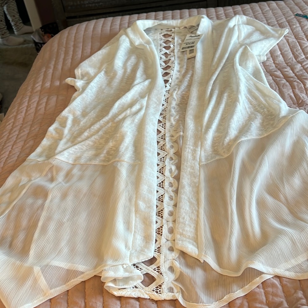 Short sleeve sweater